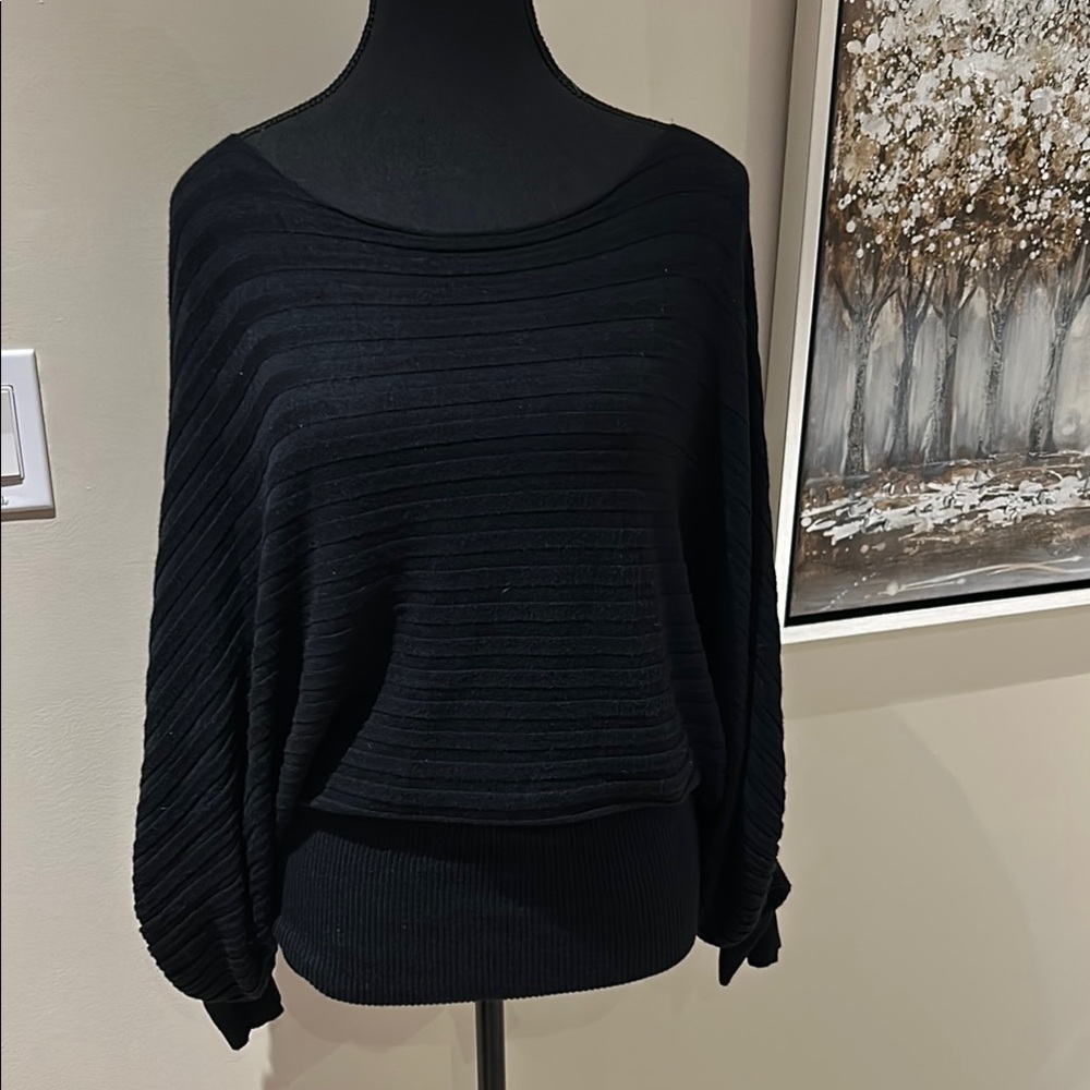 Laura scoop neck/ off-the-shoulder knit top